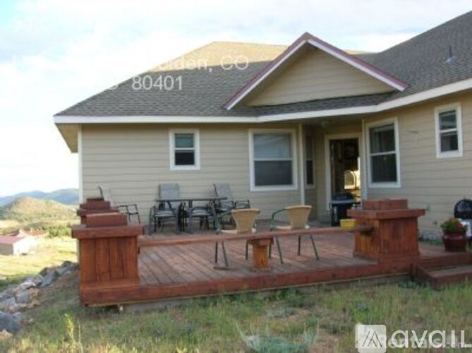 A house with the number 80401 on the front.