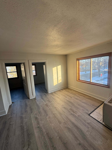 938-940 S 5Th Avenue Studio-2 Beds Apartment for Rent
