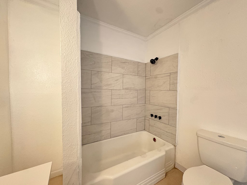 801 N Main St 3 Beds House for Rent - Photo Gallery 13