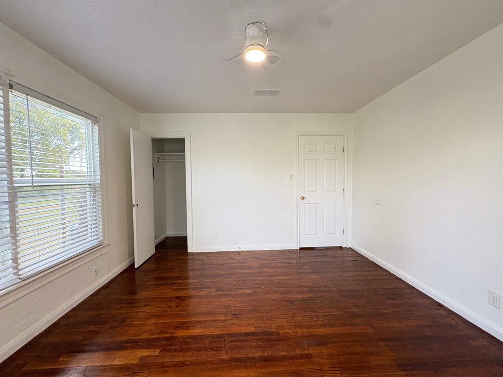 801 N Main St 3 Beds House for Rent - Photo Gallery 14
