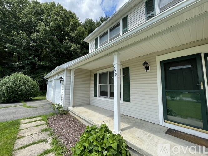 Source URL: https://prod-avail.s3.amazonaws.com/public_images/41509748/listing/352D3BB5-59EA-478A-92AC-845C35801187.jpeg