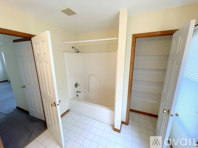 Source URL: https://prod-avail.s3.amazonaws.com/public_images/41509751/listing/8FF116EC-E56B-4DC5-8904-402C9F9A7F1A.jpeg