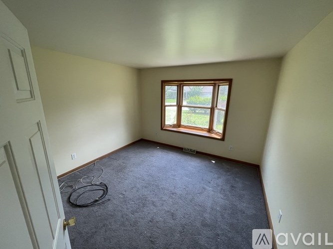 Source URL: https://prod-avail.s3.amazonaws.com/public_images/41509745/listing/08CCF576-AB31-4D54-B4FC-D2F4B5B54552.jpeg