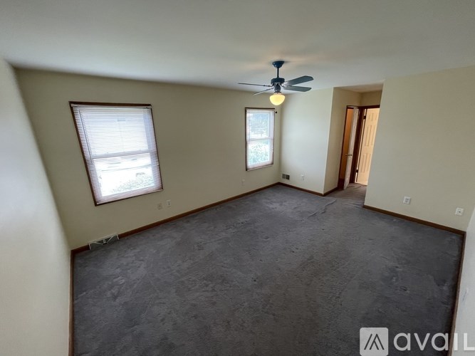 Source URL: https://prod-avail.s3.amazonaws.com/public_images/41509760/listing/99D4CA4E-B55B-4AD9-BF02-2CEE0E7EA497.jpeg