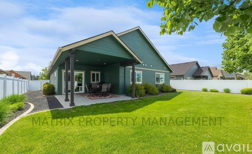 10939 N Seaside St 3 Beds Single Family Home for Rent - Photo gallery 2