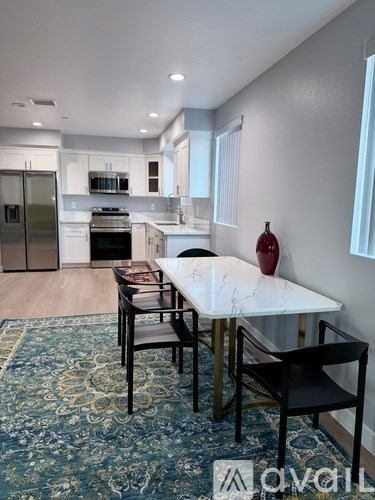 1265 E Adams Blvd 5 Beds Apartment for Rent