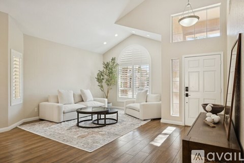 9348 E Wood Dr 4 Beds Apartment for Rent