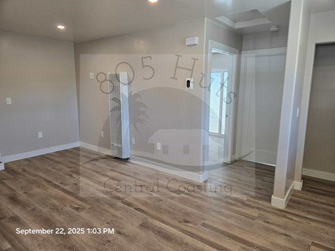 1378 Yale Place 2-3 Beds Apartment for Rent - Photo Gallery 3