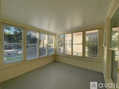517 W Gray St 3 Beds Apartment for Rent