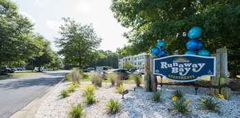 entrance signage - Photo Gallery 2
