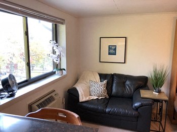 Off campus housing for students at Dorchester House Property Image