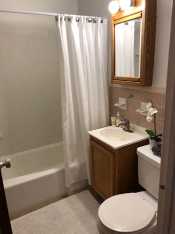 Penn State Off campus student housing at Dorchester House Property Image