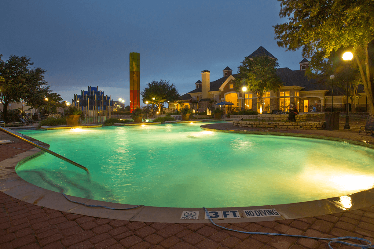 Grand Venetian apartments swimming pool in Irving, Texas
