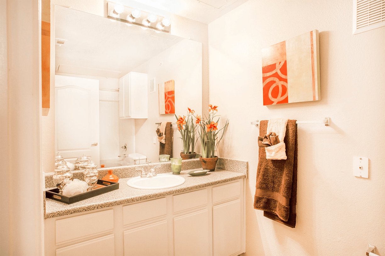 Grand Venetian model suite bathroom in Irving, Texas