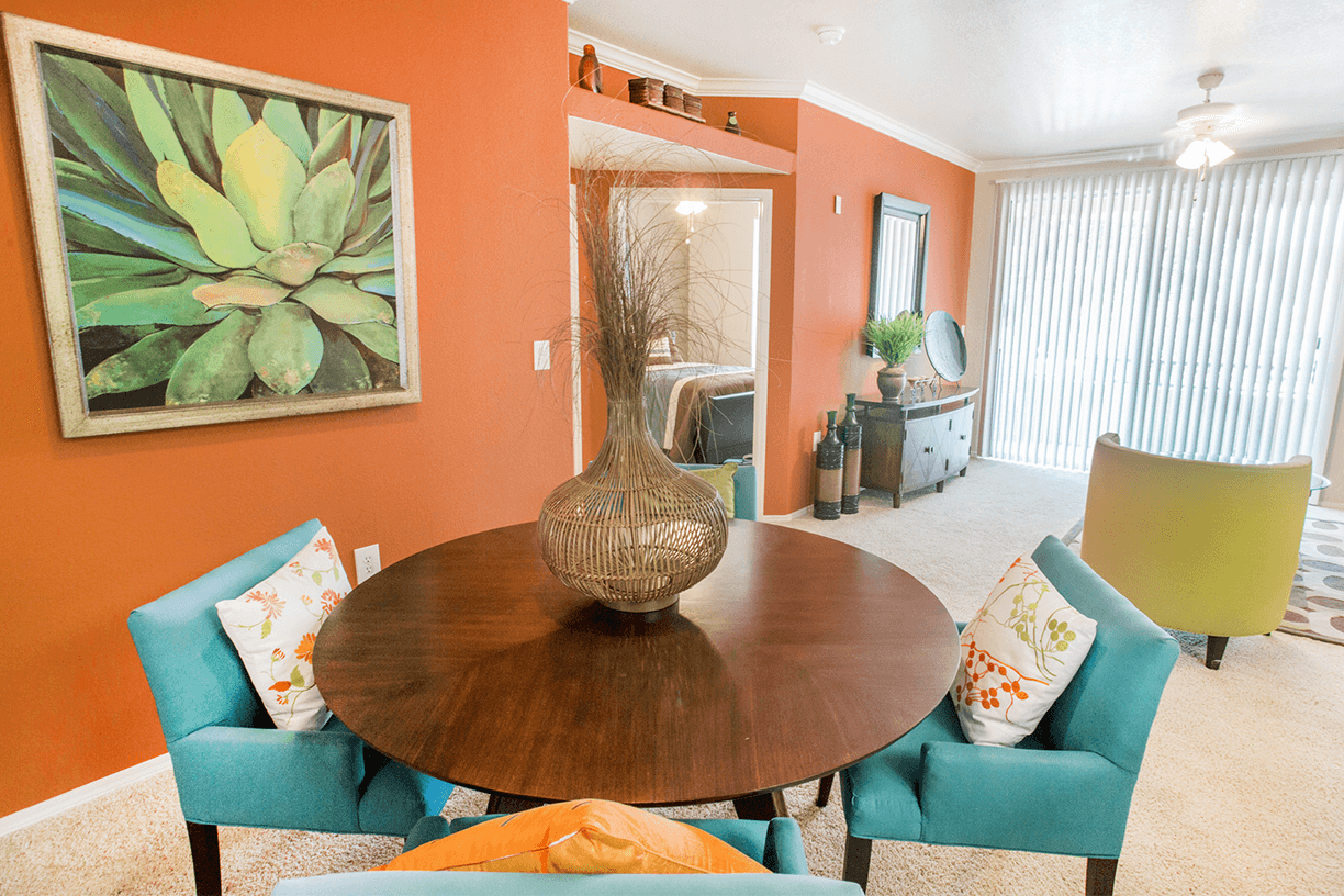 Grand Venetian model suite dining area in Irving, Texas