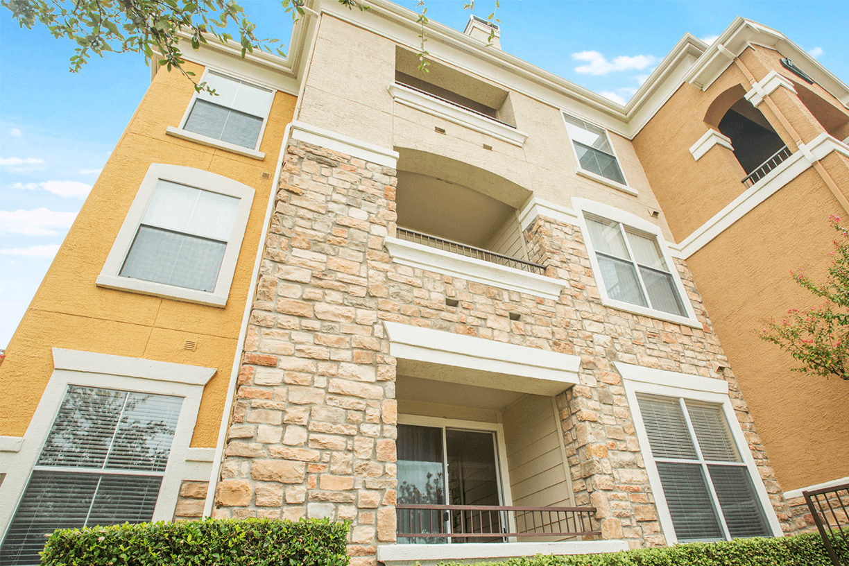 Grand Venetian apartment residences in Irving, Texas