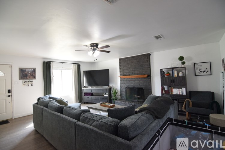 Source URL: https://prod-avail.s3.amazonaws.com/public_images/41500594/listing/DSC_0610.JPG