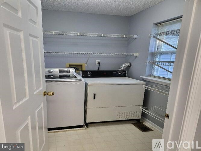 Source URL: https://prod-avail.s3.amazonaws.com/public_images/41519594/listing/Staged_Kitchen.jpeg