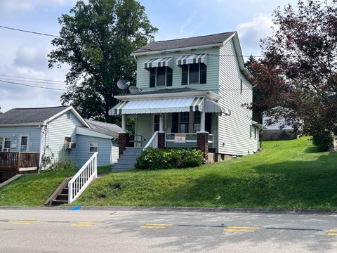 617 Bridge Street 2 Beds Apartment for Rent
