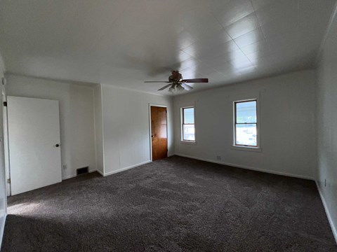 617 Bridge Street 2 Beds Apartment for Rent