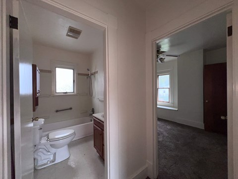 617 Bridge Street 2 Beds Apartment for Rent