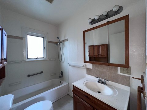 617 Bridge Street 2 Beds Apartment for Rent