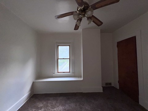 617 Bridge Street 2 Beds Apartment for Rent