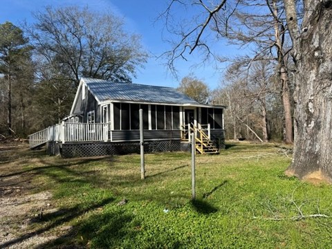 5221 GERTRUDE DR 3 Beds Apartment for Rent