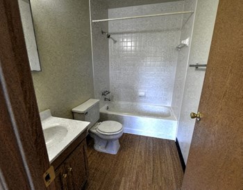 1735 Ohio Ave. 2-3 Beds Apartment for Rent - Photo Gallery 5