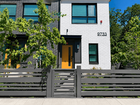 XL233: 1-9733 University Crescent 4 Beds Apartment for Rent