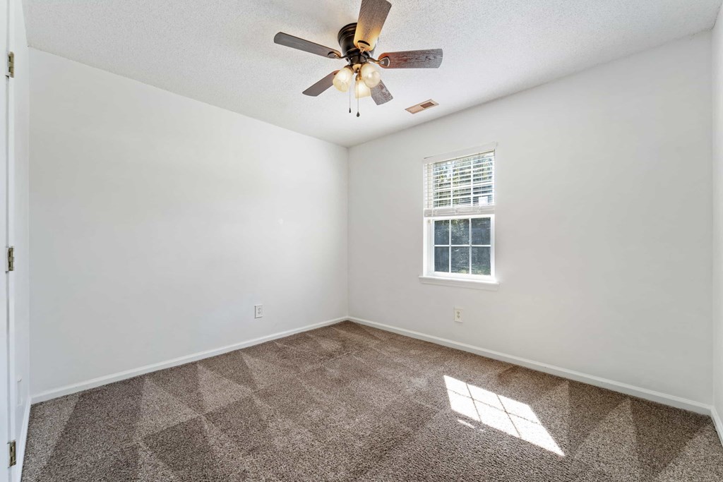 108 Howell Drive 3 Beds House for Rent - Photo Gallery 4