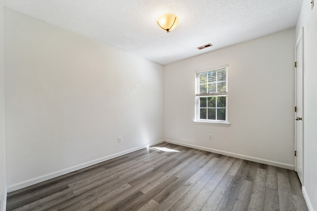 108 Howell Drive 3 Beds House for Rent - Photo Gallery 16