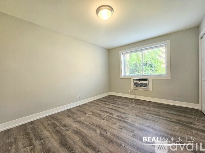 530 W Surf St 1 Condo for Rent - Photo gallery 2