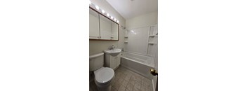 2/1 1216 sqft