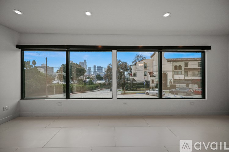 A floor plan for a 1139 Bellevue Ave unit in Los Angeles is displayed.