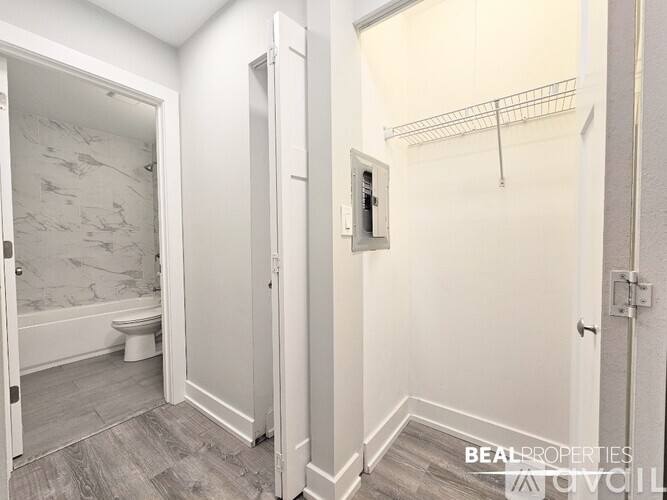 445 W Barry Ave Studio Condo for Rent - Photo gallery 5