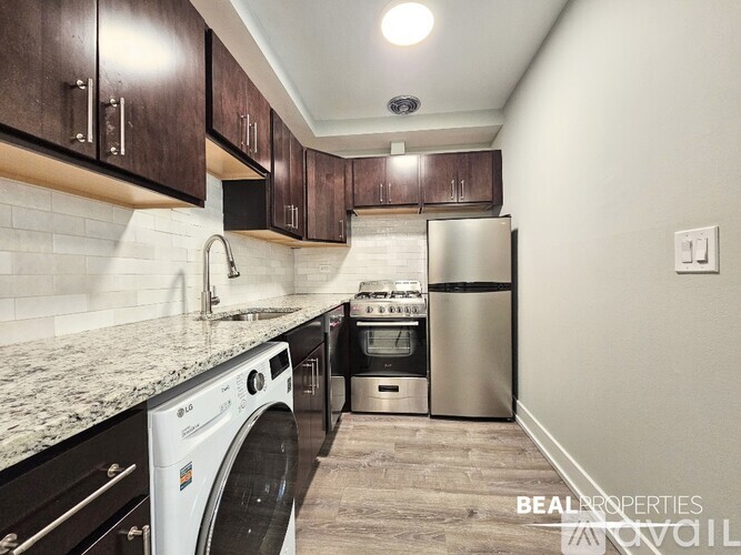 445 W Barry Ave Studio Condo for Rent - Photo gallery 1