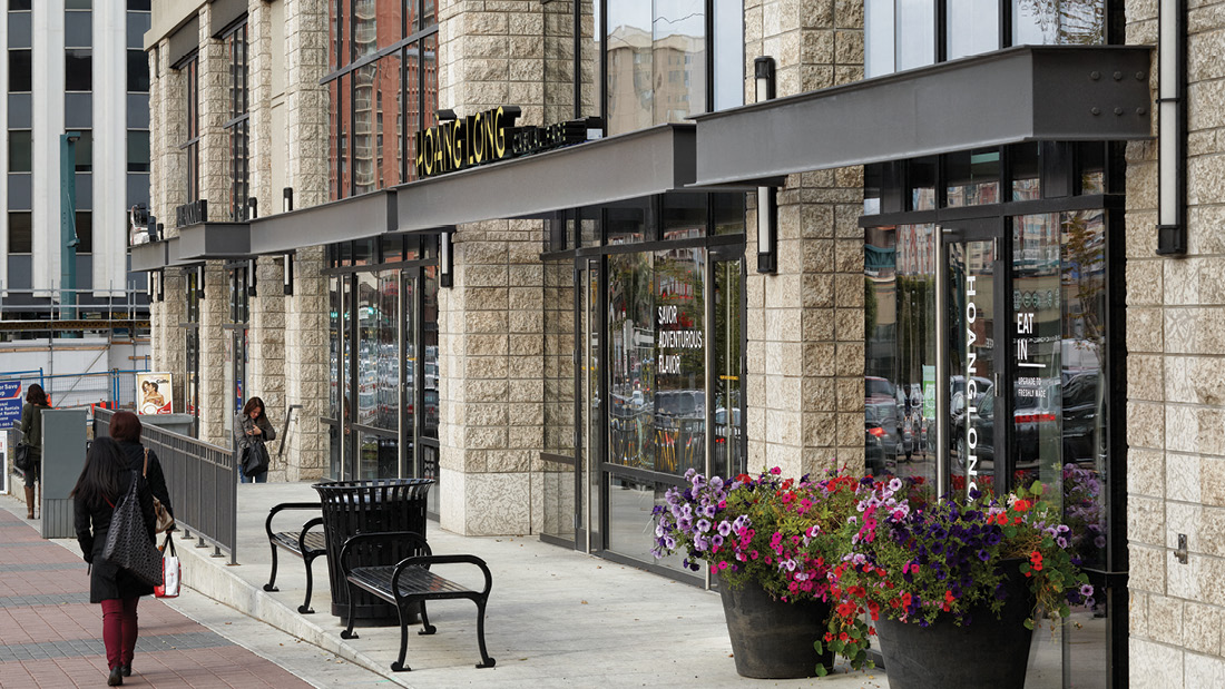 Close to Downtown Shopping & Dining