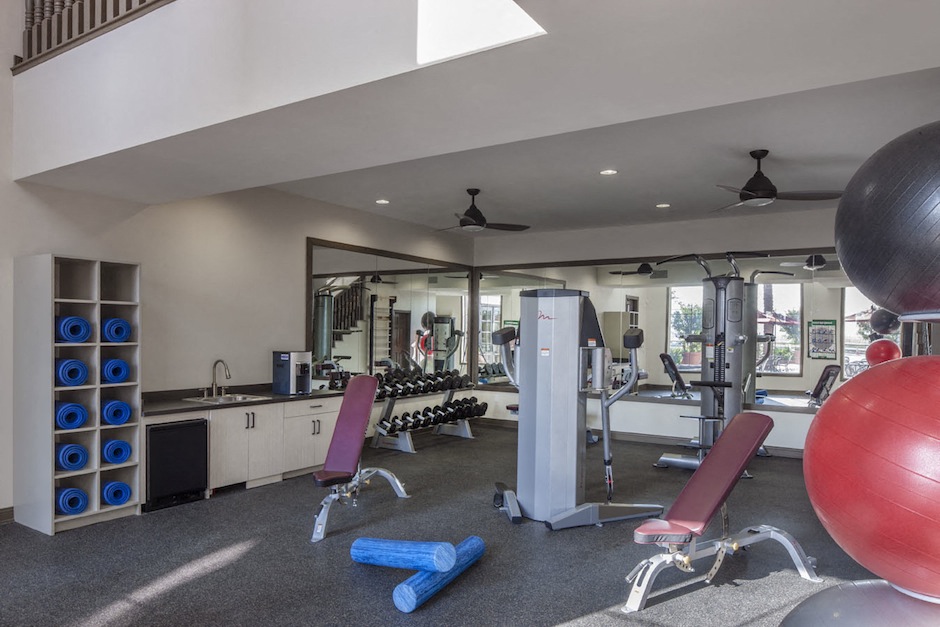 Oceano At Warner Center Apartments, 6355 De Soto Ave, Woodland Hills