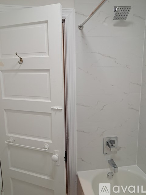 941 Sargent Avenue 3 Beds Apartment for Rent