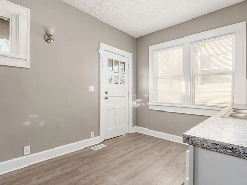 57 Hawkes Avenue 3 Beds Apartment for Rent