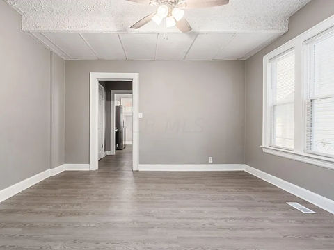 57 Hawkes Avenue 3 Beds Apartment for Rent