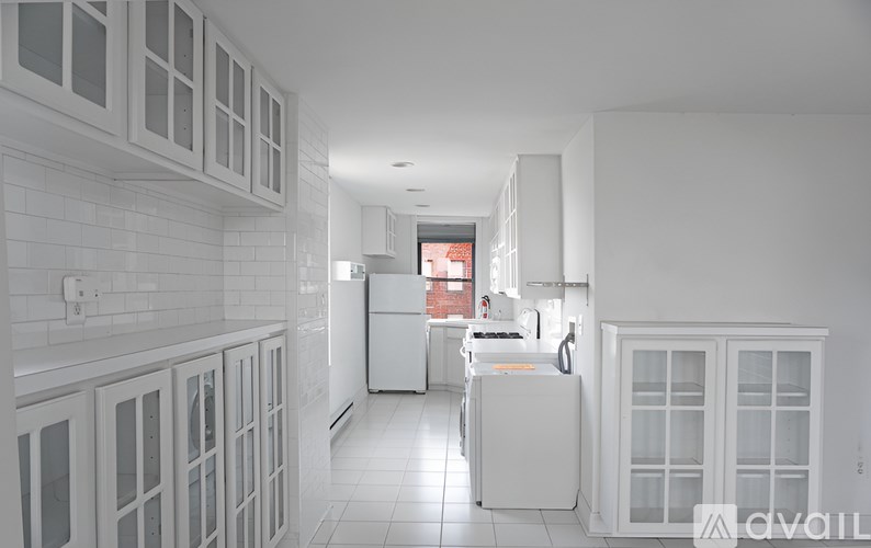 A building with the word "GARAGE" on the top of it.