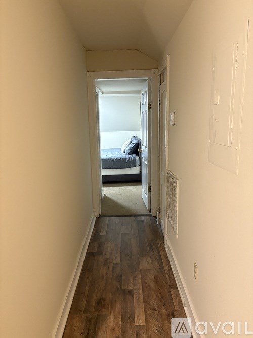 215 West 5th Street 1 Bed Apartment for Rent - Photo Gallery 3