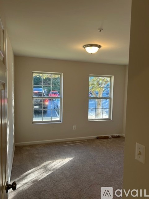 Source URL: https://prod-avail.s3.amazonaws.com/public_images/41517816/listing/IMG_3997.jpeg