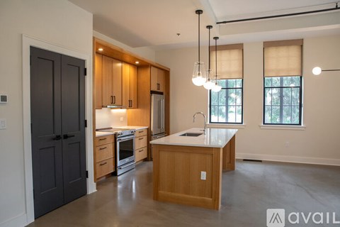 Source URL: https://prod-avail.s3.amazonaws.com/public_images/41515515/listing/531A0001.jpg