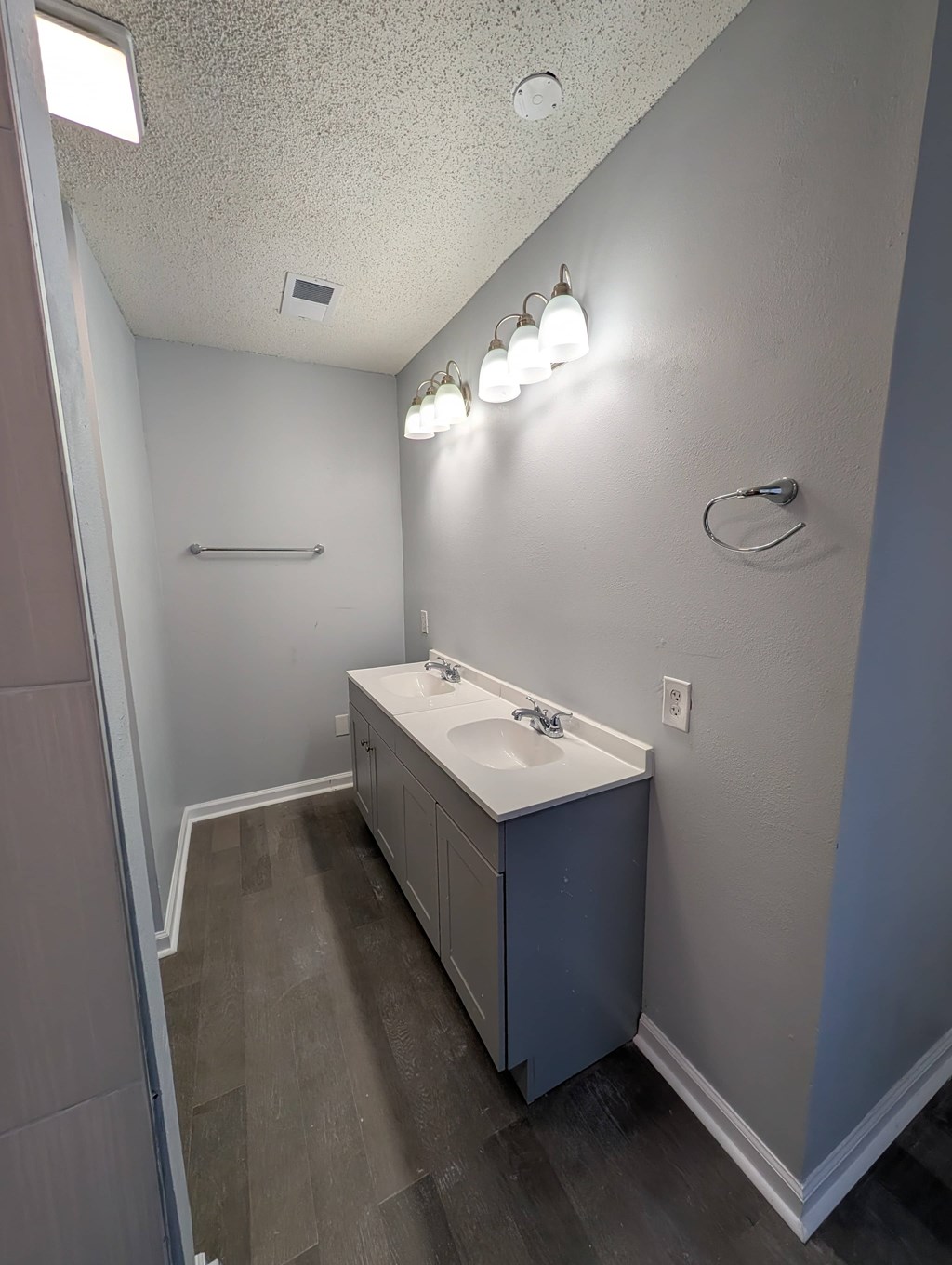 4830 Saphire Avenue 3 Beds House for Rent - Photo Gallery 10