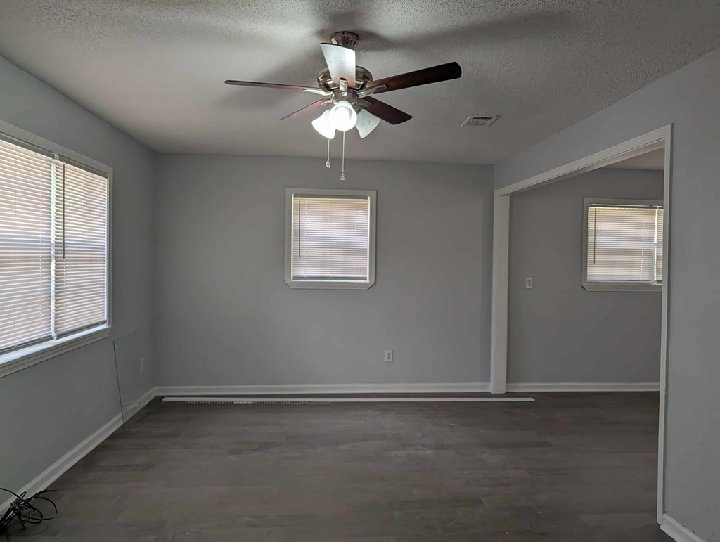 4830 Saphire Avenue 3 Beds House for Rent - Photo Gallery 7