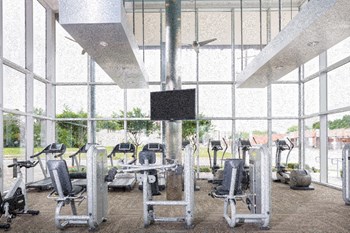 Fitness center at The Icon at Ross in Dallas, TX - Photo Gallery 10