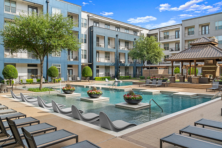 Strata Apartments - Dallas, TX - Pool